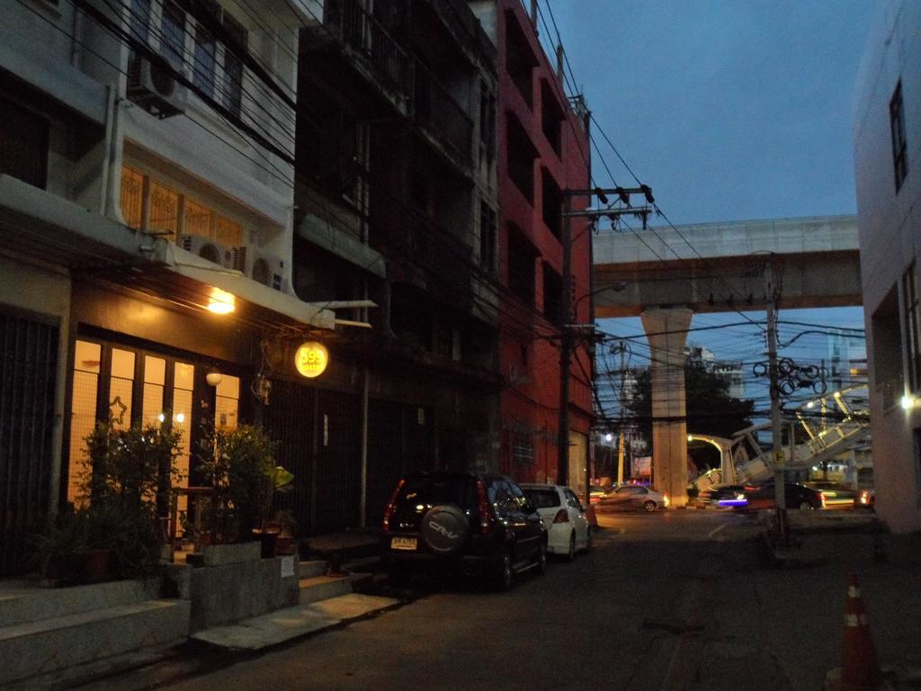 Need Sleep Hostel Bangkok Luaran gambar