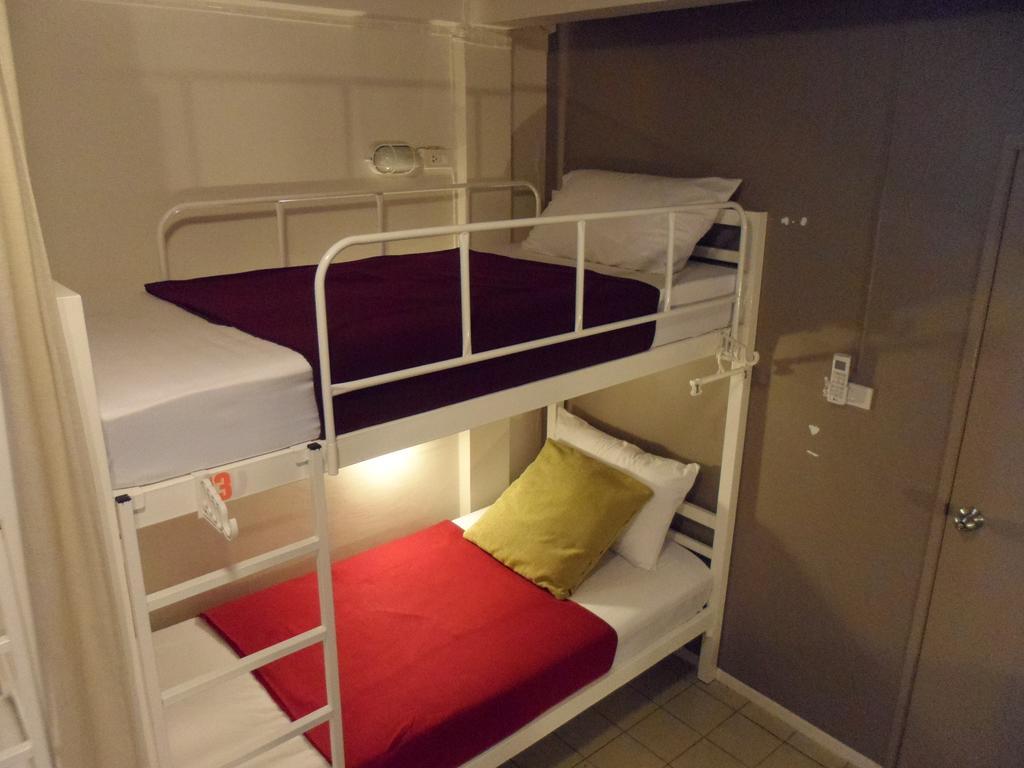 Need Sleep Hostel Bangkok Luaran gambar