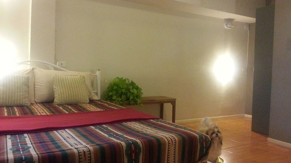 Need Sleep Hostel Bangkok Luaran gambar